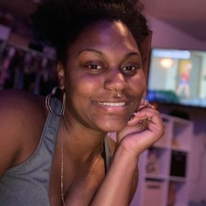 Meet your Posher, Alexis